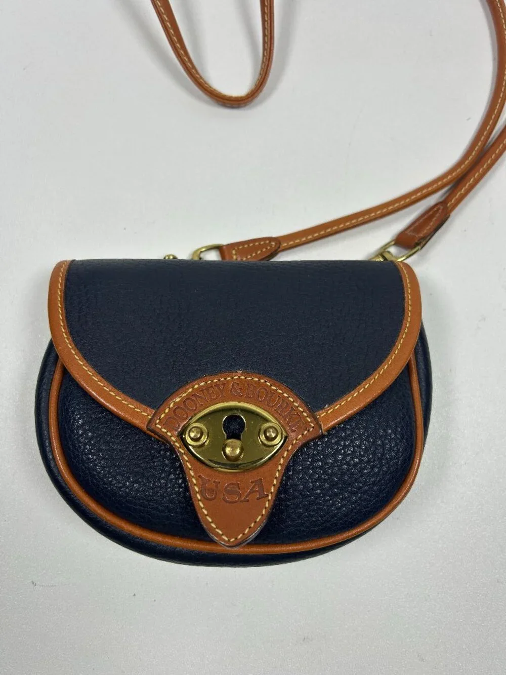 VTG DOONEY & BOURKE Cavalry Crossbody/Belt Bag Navy All Weather Leather USA